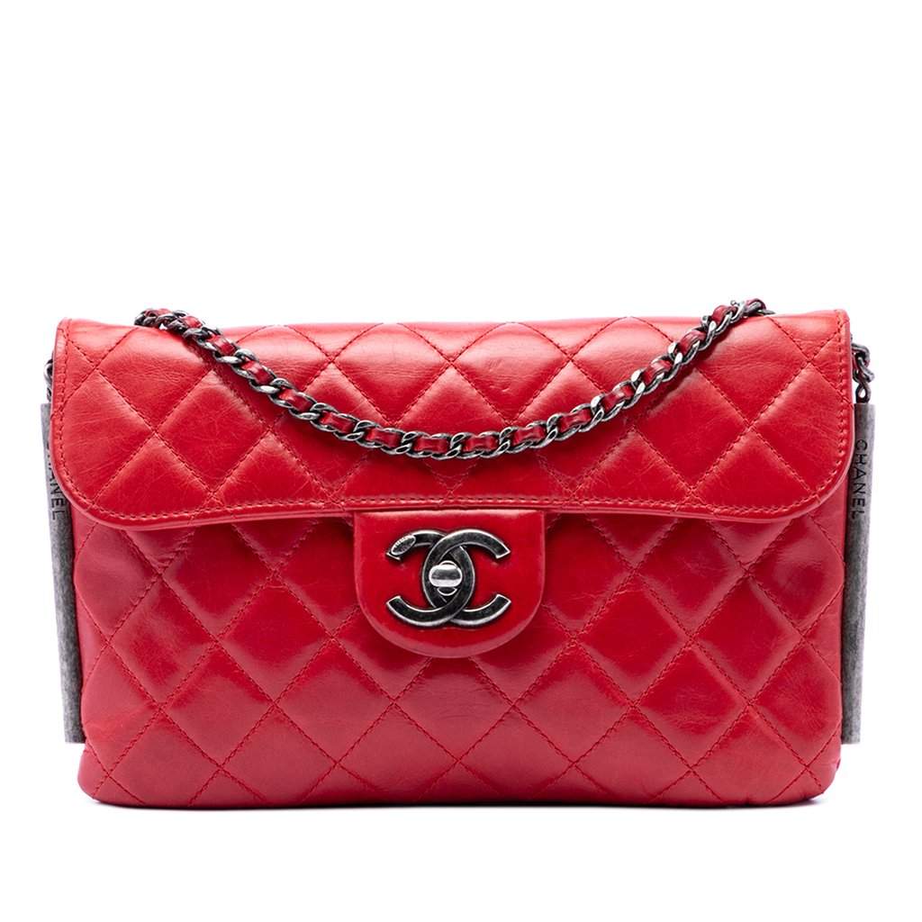 Chanel CC Quilted Lambskin Embossed LAX Single Flap Red Leather Very good condition - Front View