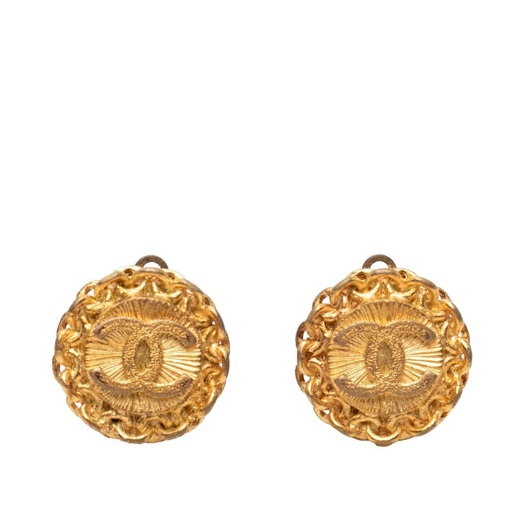 Chanel CC Gold Plated Round Clip On Earrings Gold Metal Very good condition - Front View