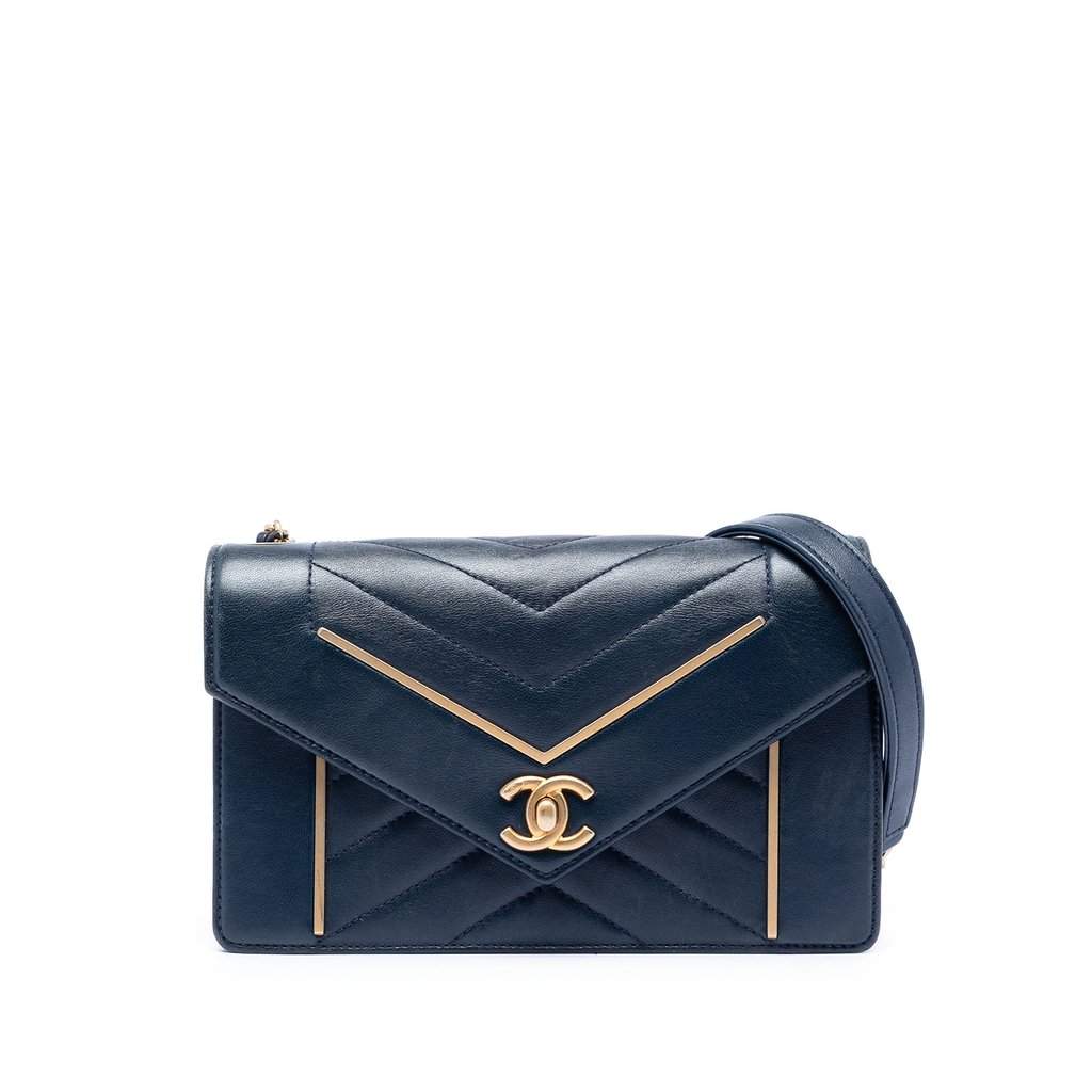 Chanel Small Reversed Chevron Lambskin Flap Blue Leather Very good condition - Front View