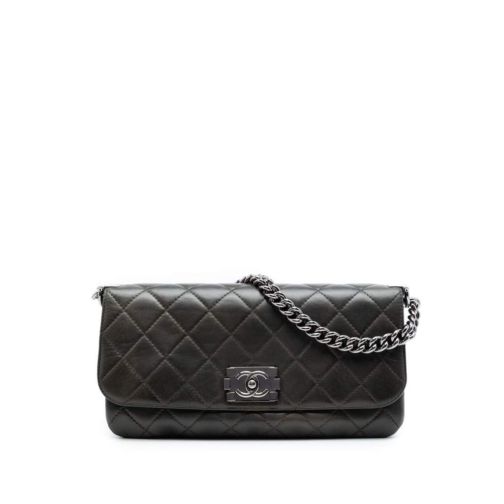 Chanel Quilted Lambskin Boy Accordion Flap Brown Leather Very good condition - Front View