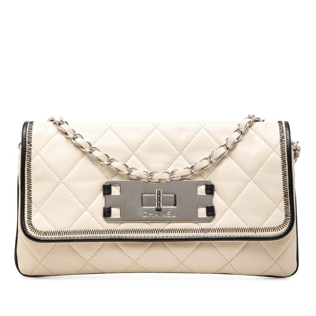 Chanel Quilted Lambskin Reissue East West Flap White Leather Very good condition - Front View