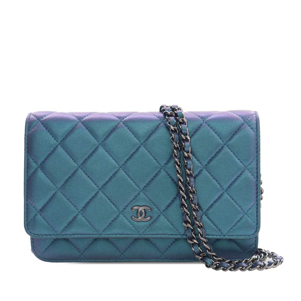 Chanel CC Quilted Iridescent Lambskin Wallet on Chain Blue Leather Very good condition - Front View