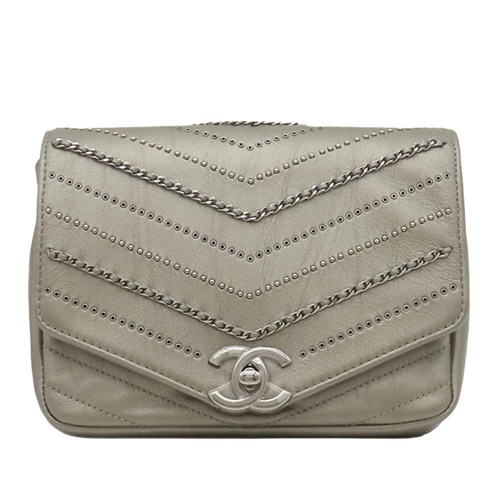 Chanel Small Chevron Calfskin Embellished Data Center Envelope Flap Silver Leather Very good condition - Front View