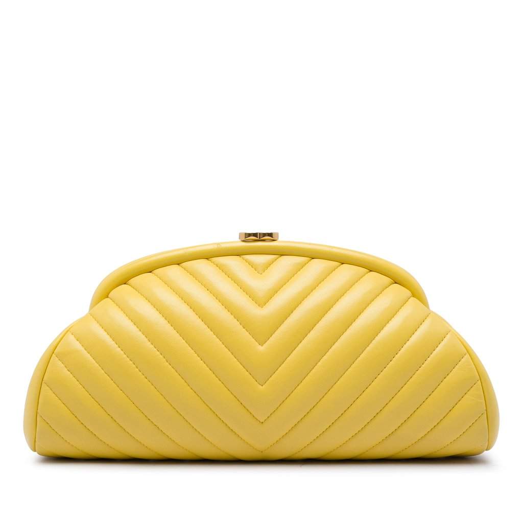 Chanel Chevron Lambskin Kisslock Clutch Yellow Leather Very good condition - Front View