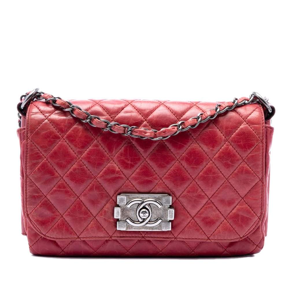 Chanel Quilted Glazed Calfskin Soft Boy Flap Red Leather Very good condition - Front View