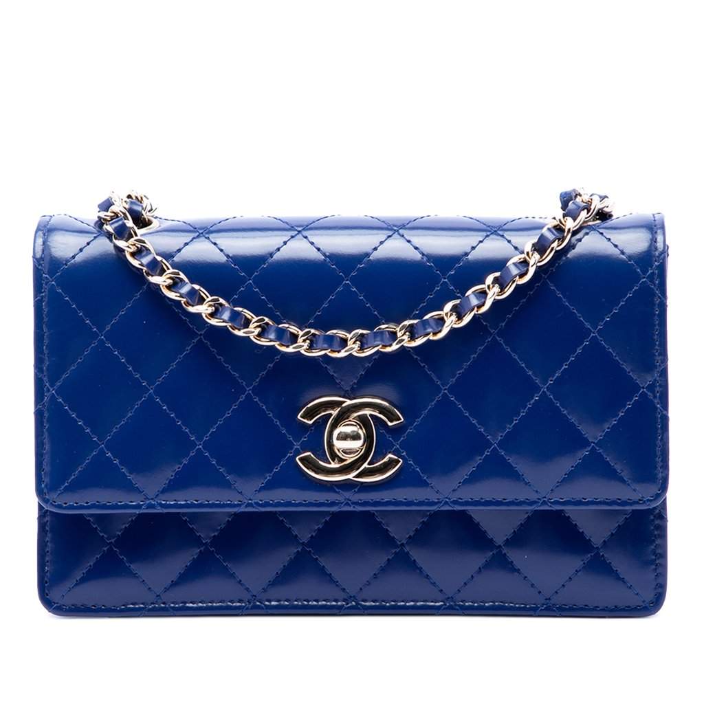 Chanel CC Quilted Patent Single Flap Blue Leather Very good condition - Front View