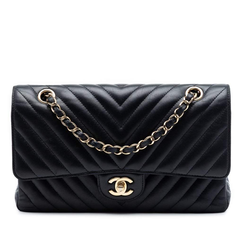 Chanel Medium Classic Chevron Lambskin Double Flap Black Leather Very good condition - Front View