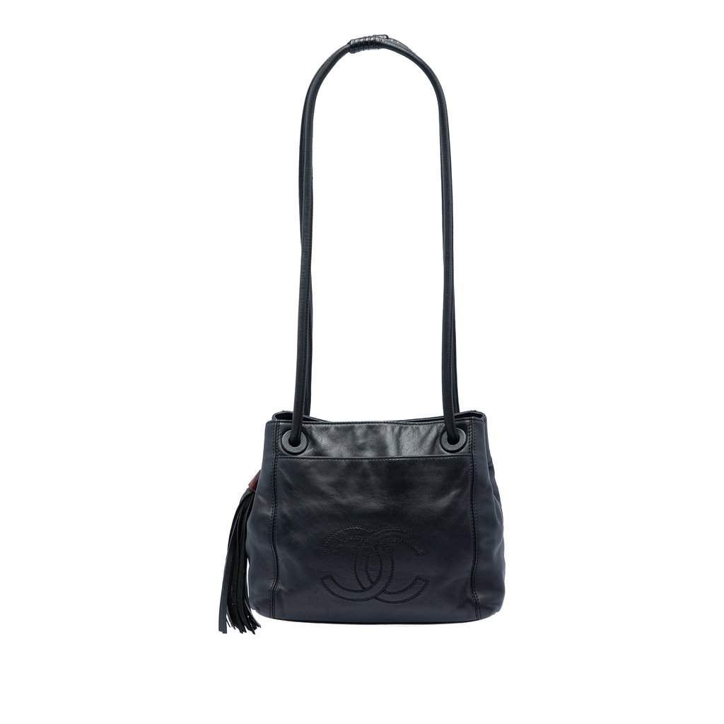 Chanel CC Lambskin Tassel Shoulder Bag Black Leather Very good condition - Front View