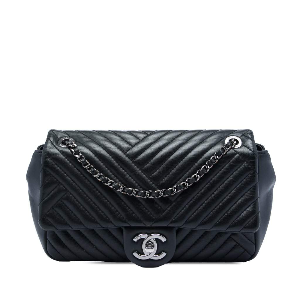 Chanel Small Lambskin CC Crossing Flap Black Leather Very good - Front View