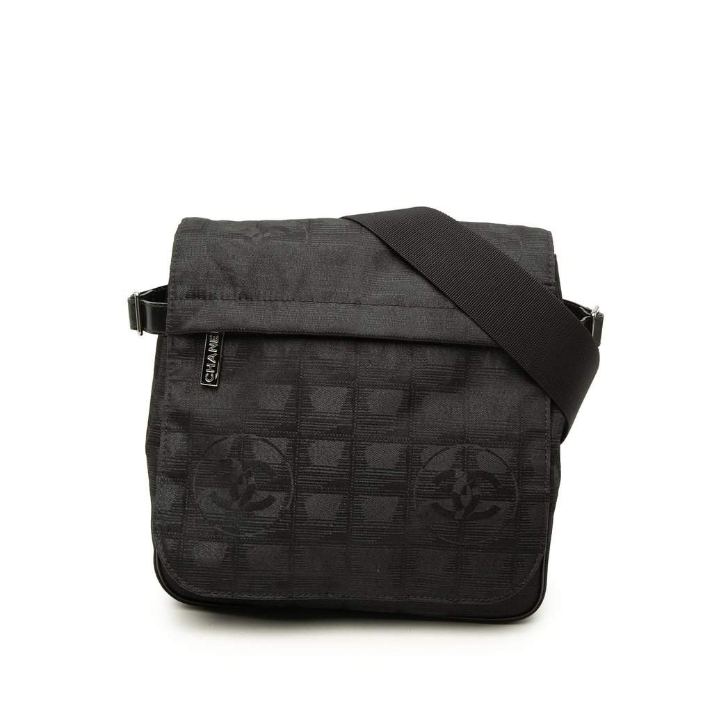 Chanel New Travel Line Nylon Crossbody Black Very good - Front View