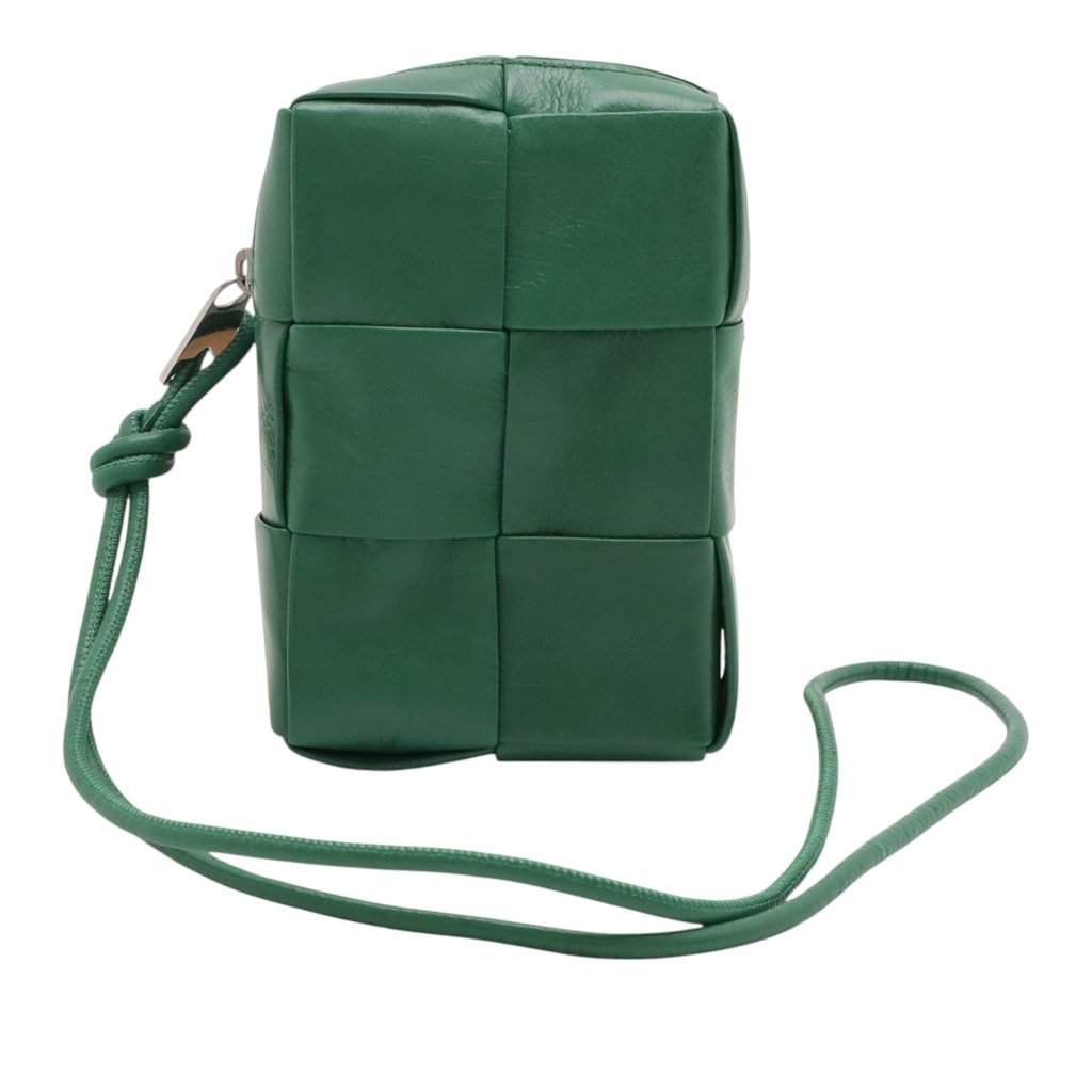 Bottega Veneta Nappa Maxi Intrecciato Cassette Zip Pouch with Strap Green Leather Very good condition - Front View