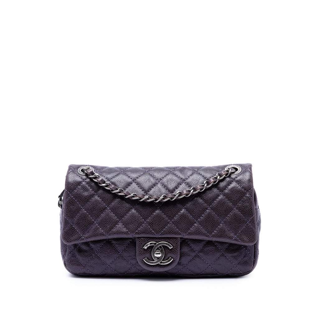 Chanel Medium Quilted Iridescent Caviar Easy Flap Purple Leather Very good - Front View