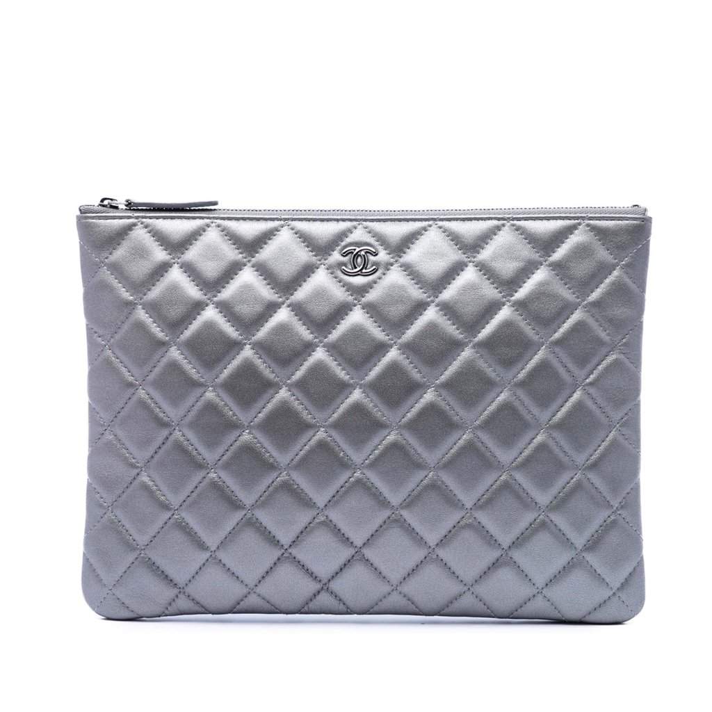 Chanel Medium Quilted Metallic Lambskin O Case Clutch Silver Leather Very good - Front View