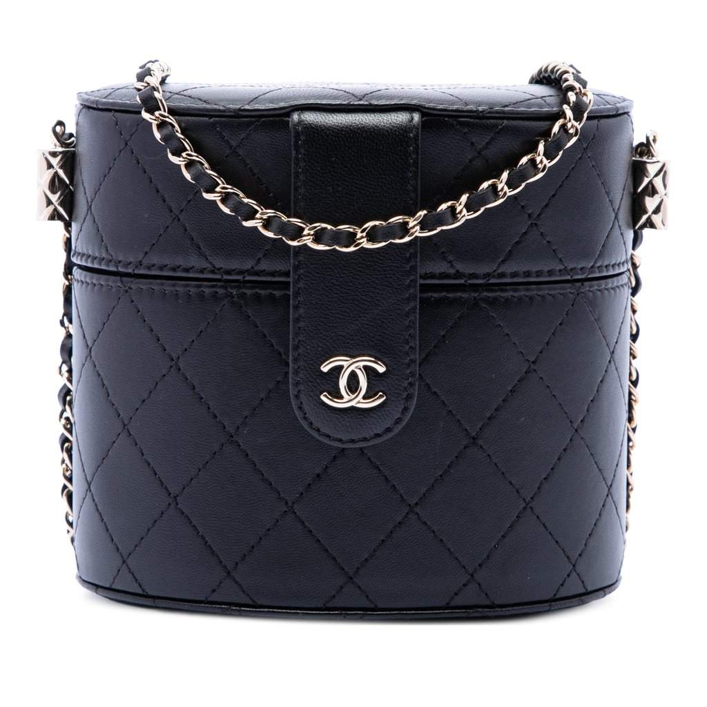 Chanel CC Quilted Lambskin Round Vanity Clutch With Chain Black Leather Very good condition - Front View