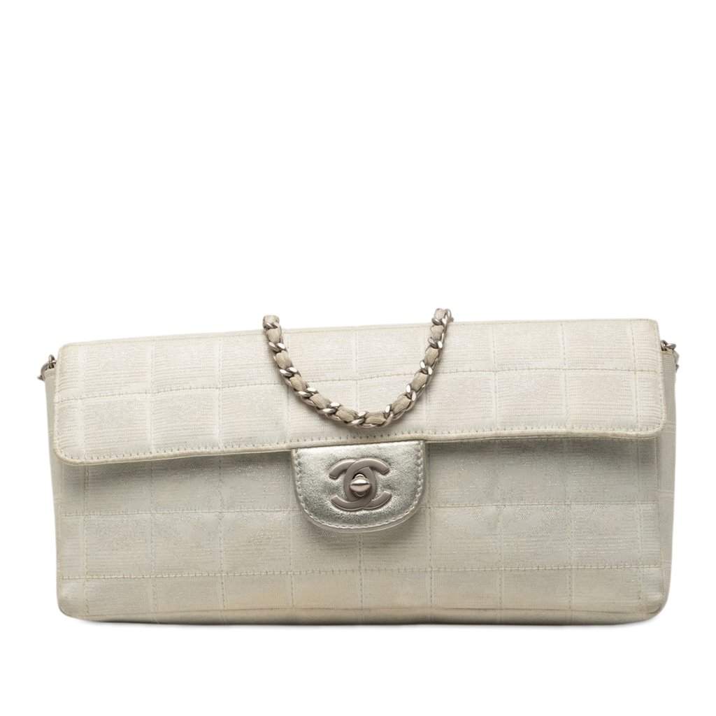 Chanel New Travel Line Nylon East West Flap White Good condition - Front View