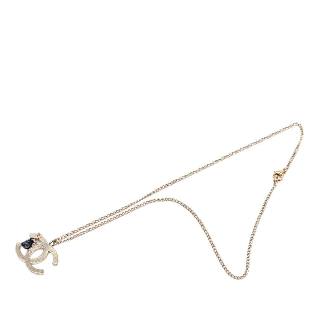 Chanel CC Gold Plated Resin Heart Pendant Necklace Gold Metal Very good - Front View