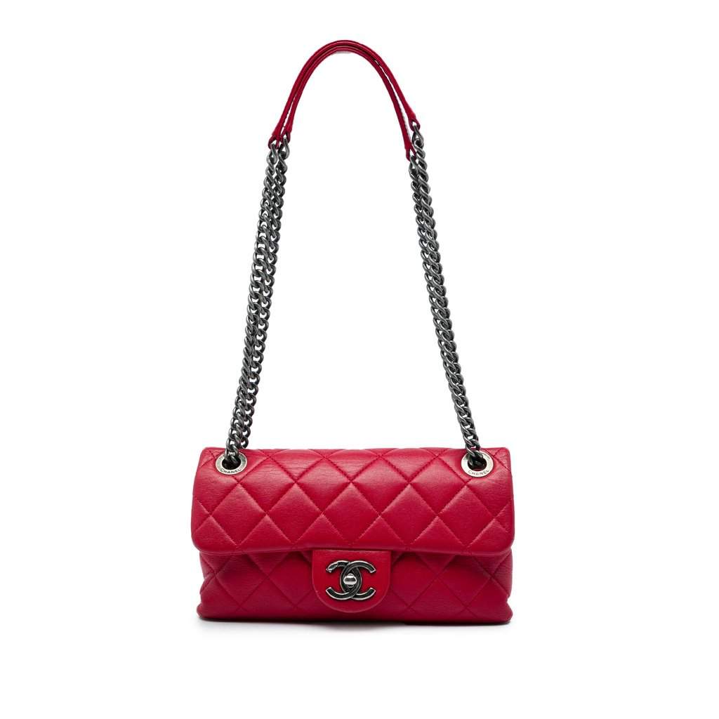 Chanel Small Quilted Sheepskin Burgundy Rocks Flap Red Leather Very good condition - Front View