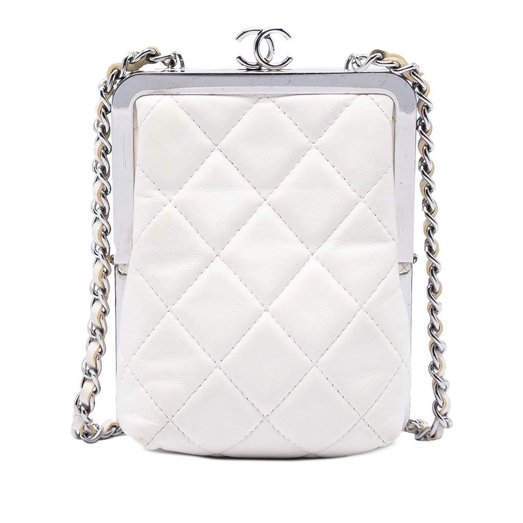 Chanel CC Quilted Acrylic and Lambskin Evening Clutch With Chain White Leather Very good condition - Front View