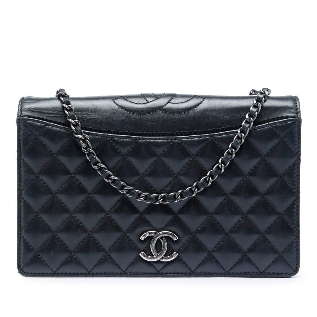 Chanel Small Quilted Calfskin Ballerine Flap Black Leather Very good - Front View