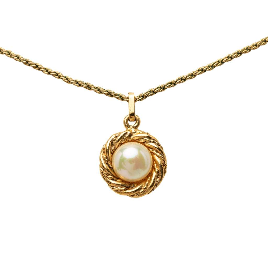 Chanel Gold Plated Faux Pearl Round Pendant Necklace Gold Metal Very good - Front View