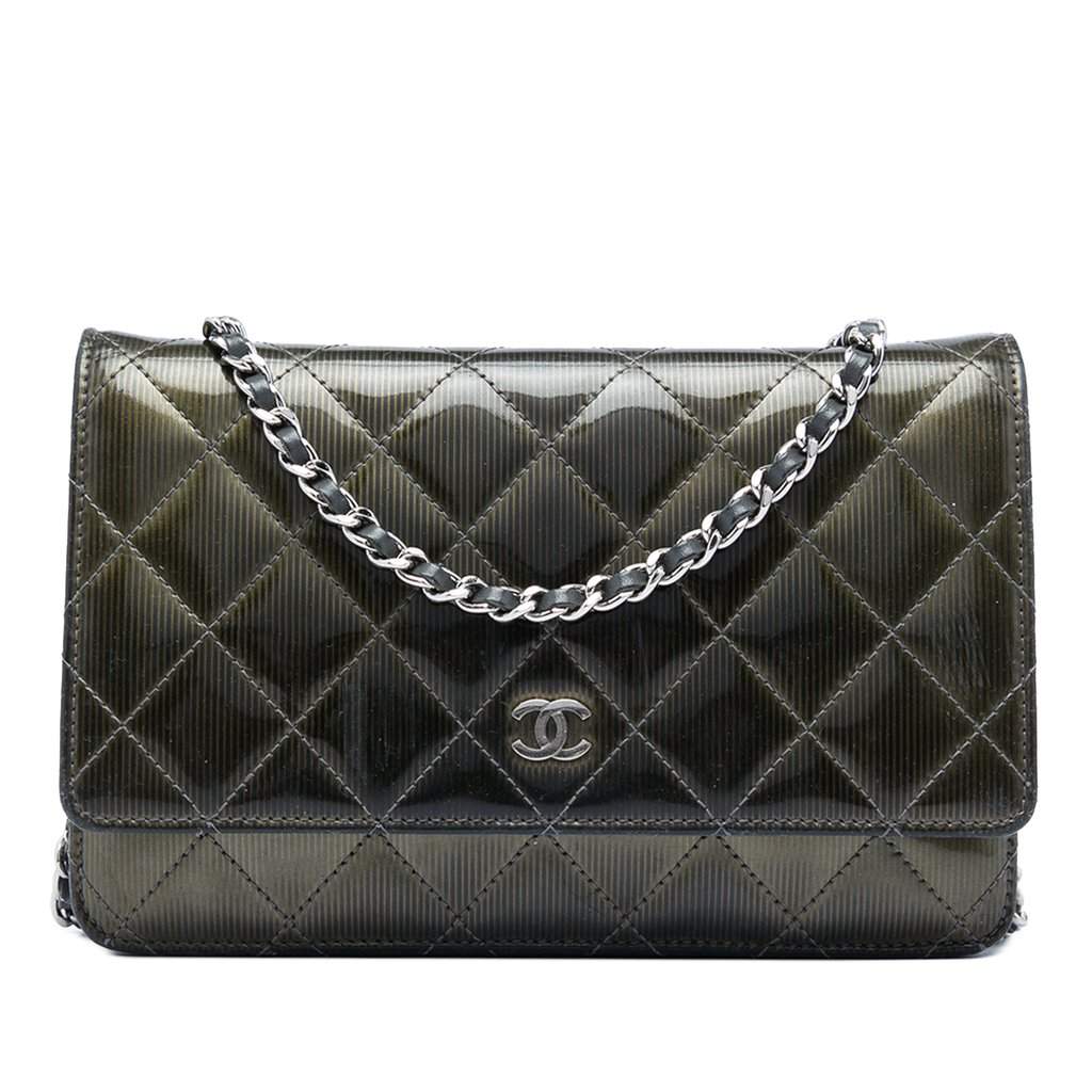 Chanel CC Quilted Striated Metallic Patent Wallet on Chain Green Leather Good condition - Front View