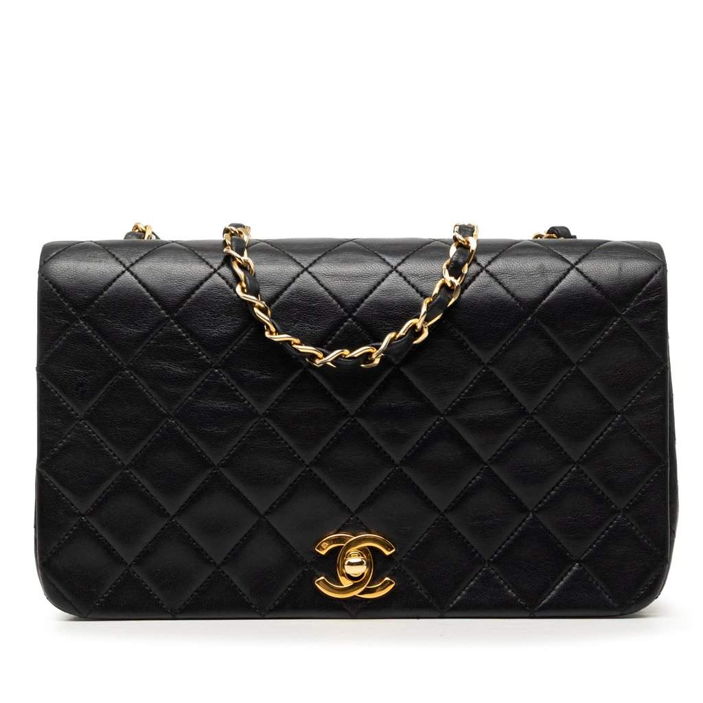 Chanel Medium Quilted Lambskin Full Flap Black Leather Very good - Front View