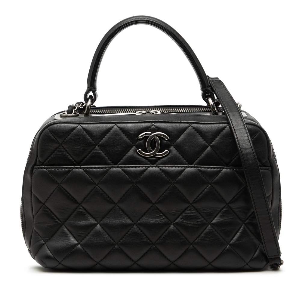 Chanel Medium Quilted Lambskin Trendy CC Bowling Bag Black Leather Very good condition - Front View