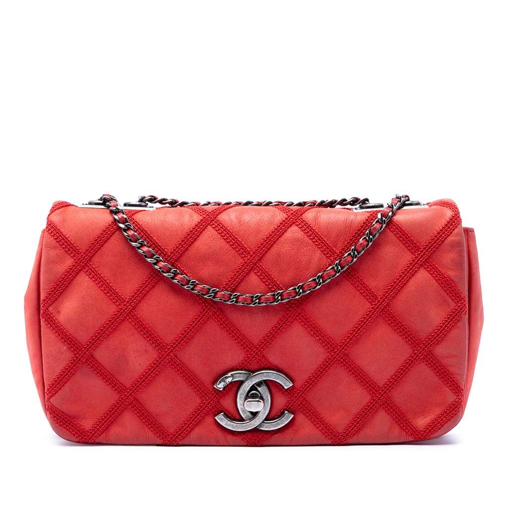Chanel Small Nubuck Diamond Stitch Chain Flap Red Leather Very good condition - Front View