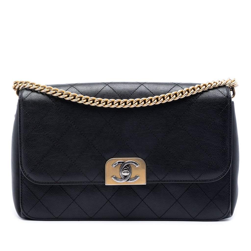 Chanel Medium Quilted Calfskin Straight Lined Flap Black Leather Very good condition - Front View