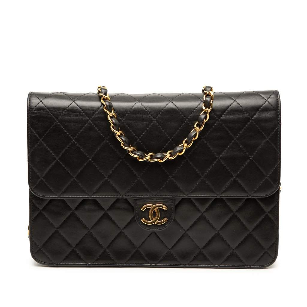 Chanel Medium CC Quilted Lambskin Single Flap Black Leather Very good condition - Front View