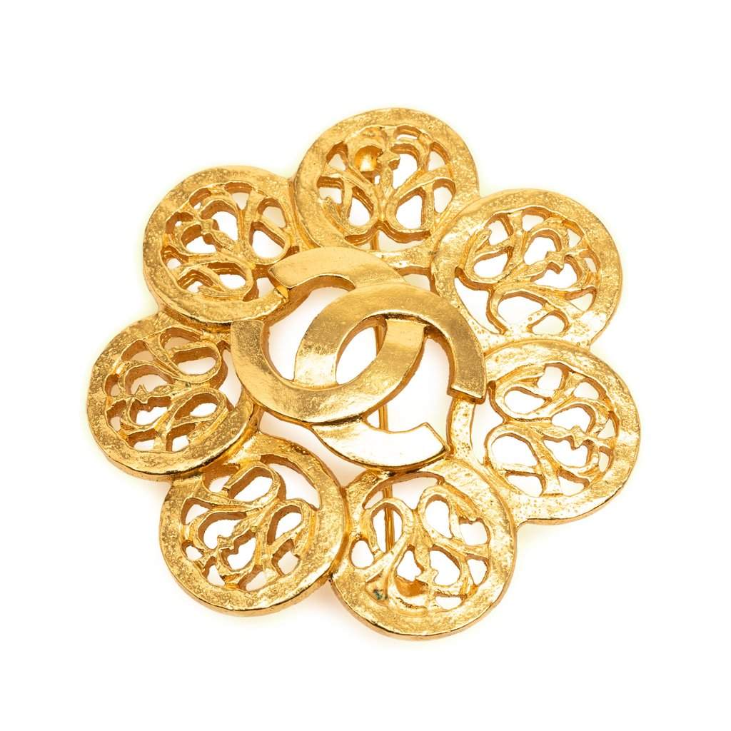 Chanel CC Gold Plated Flower Pin Brooch Gold Metal Very good - Front View