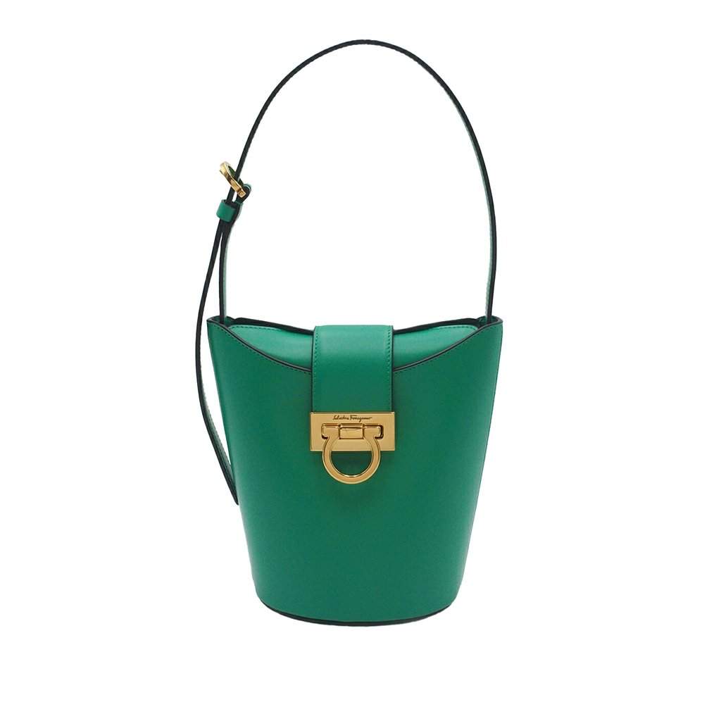 Salvatore Ferragamo Small Leather Trifolio Shoulder Bag Green Leather Very good condition - Front View