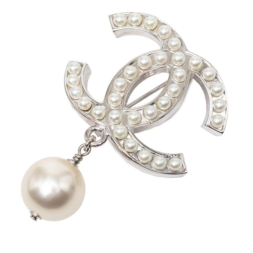 Chanel CC Brass Faux Pearl Brooch Silver Metal Very good - Front View