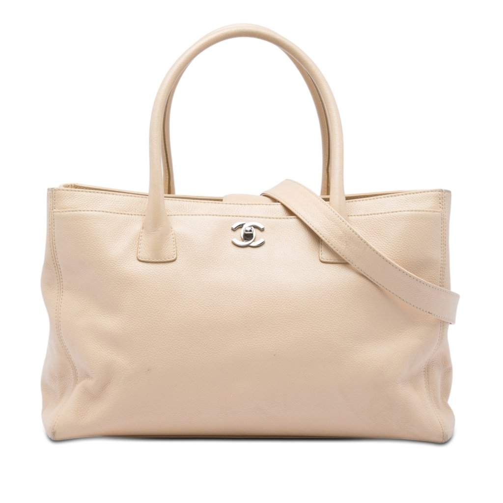 Chanel Medium Calfskin Executive Cerf Shopper Tote Brown Leather Very good condition - Front View