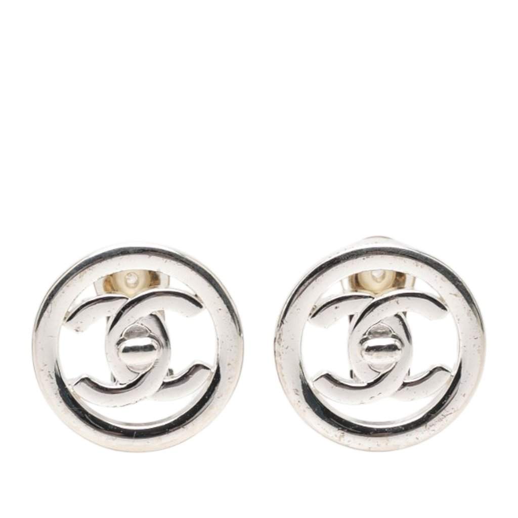 Chanel CC Brass Turnlock Round Clip On Earrings Silver Metal Very good condition - Front View