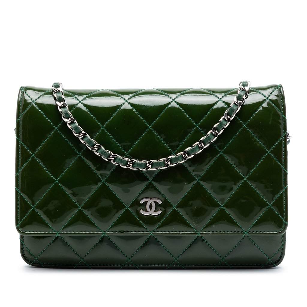 Chanel CC Quilted Patent Wallet On Chain Green Leather Very good condition - Front View