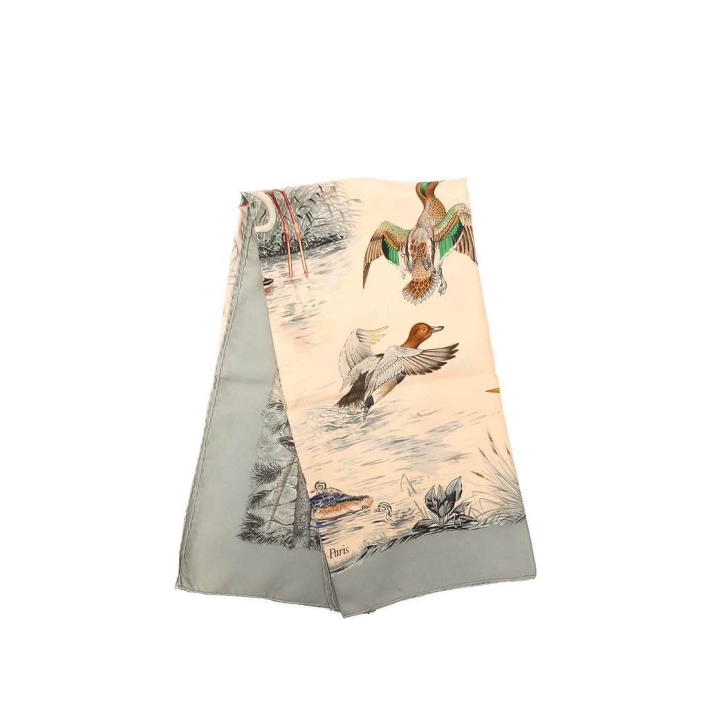 Hermès Halte En Camargue Silk Scarf 90 Beige Very good - Front View
