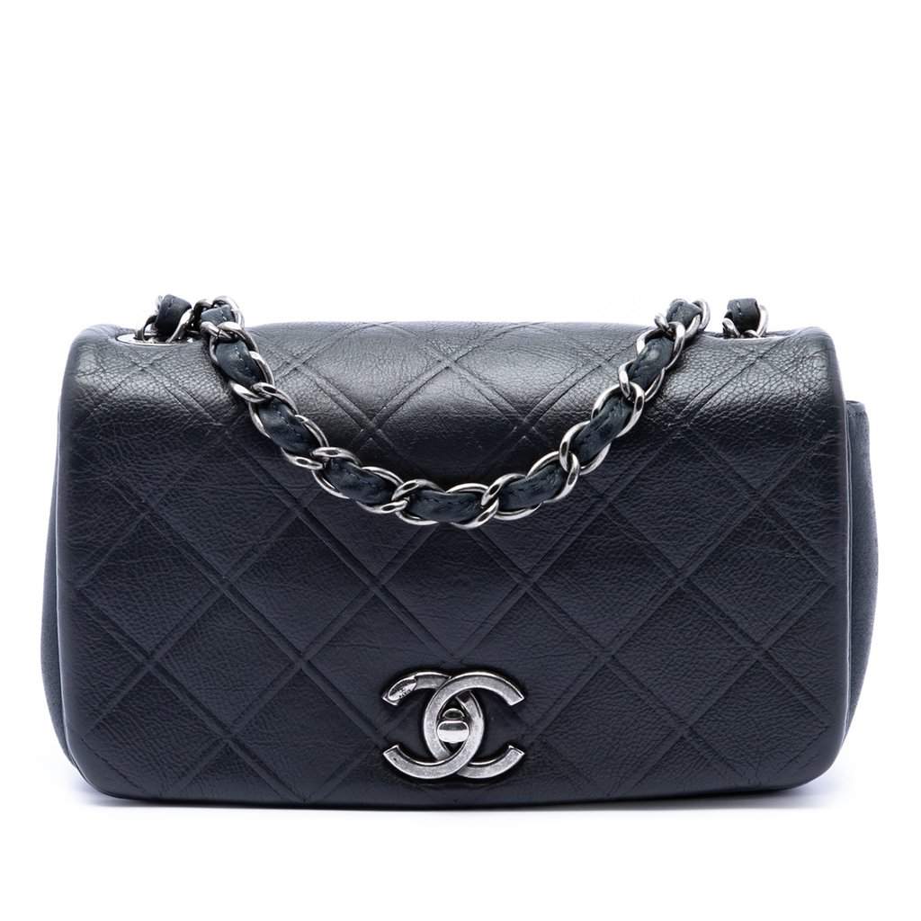 Chanel Small Diamond Embossed Calfskin New Chic Flap Navy Leather Very good - Front View