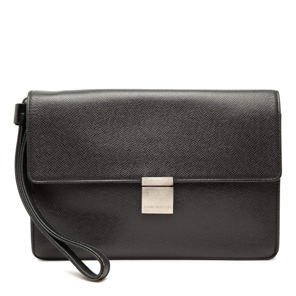 Louis Vuitton Taiga Selenga Black Leather Very good - Front View