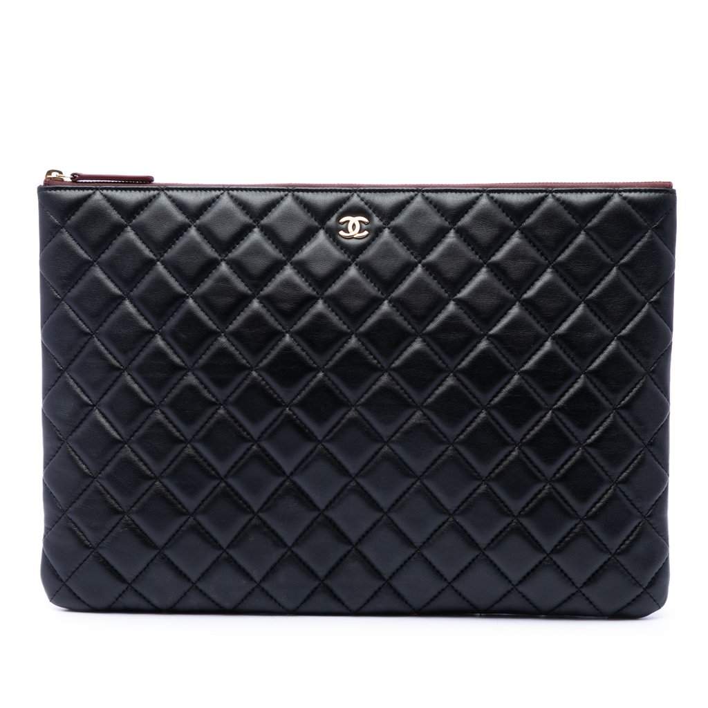 Chanel Large Quilted Lambskin O Case Clutch Black Leather Very good condition - Front View