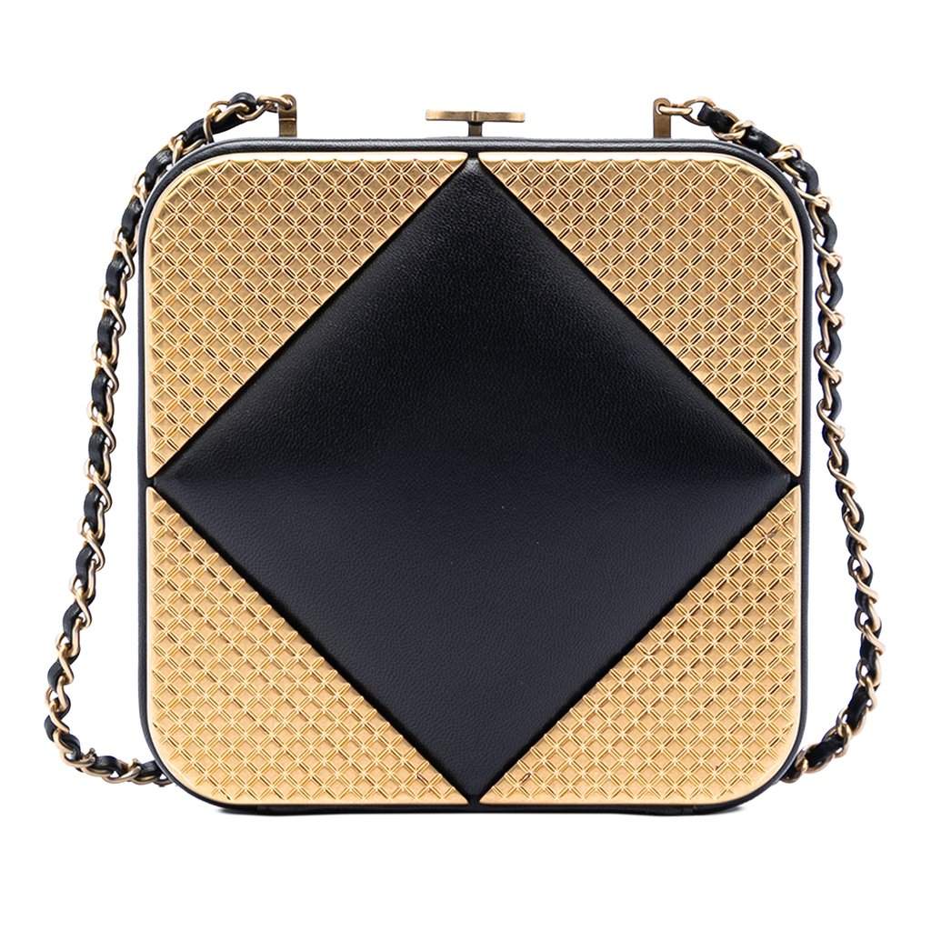 Chanel CC Lambskin and Metal Square Clutch with Chain Black Leather Very good condition - Front View