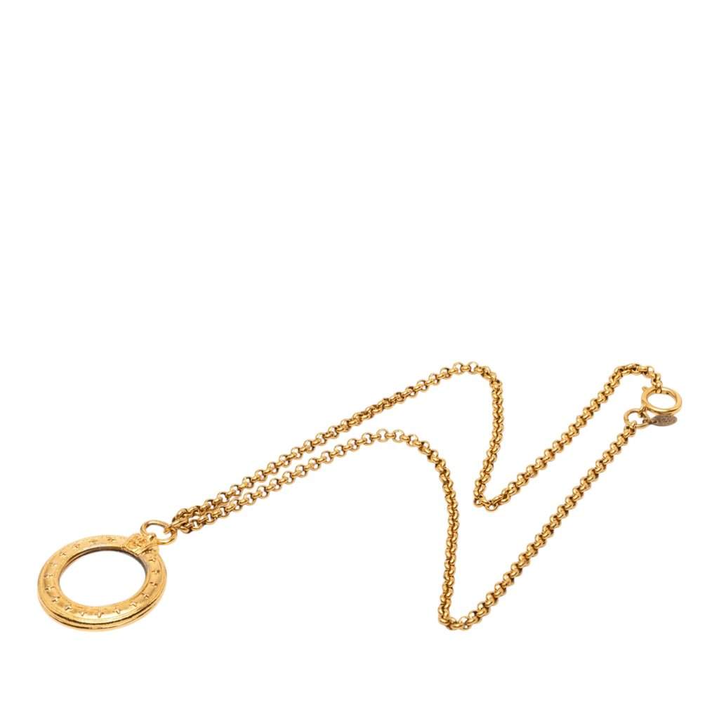 Chanel CC Gold Plated Magnifying Glass Pendant Necklace Gold Metal Very good condition - Front View