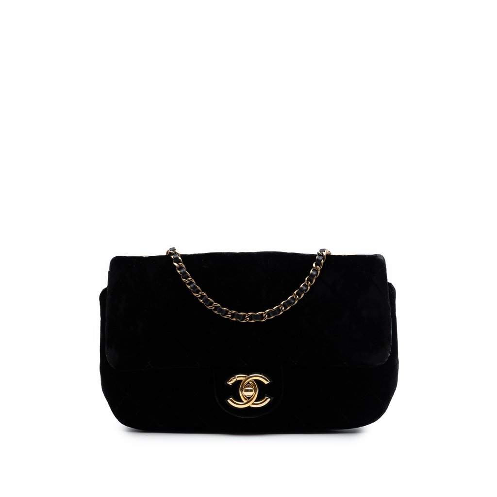 Chanel Small Quilted Velvet CC Eyelet Flap Black Very good condition - Front View
