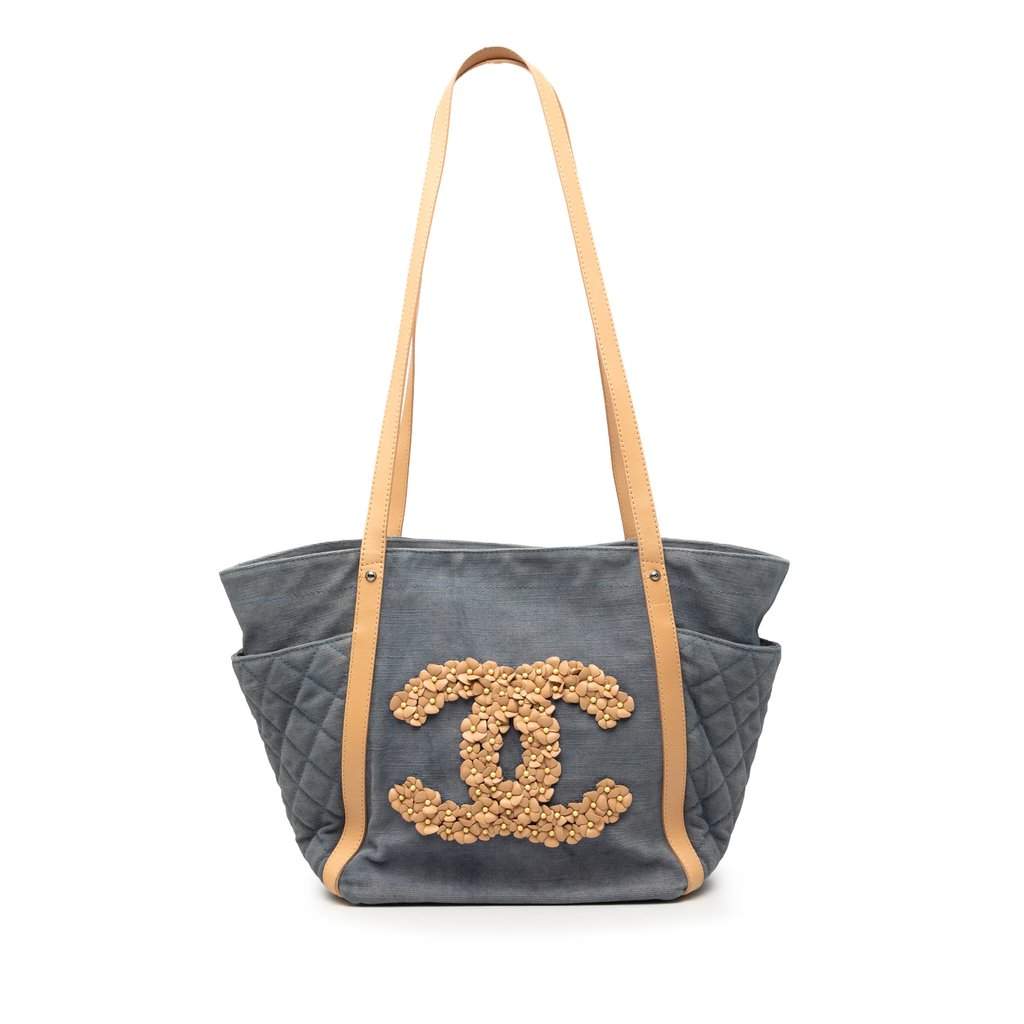 Chanel Quilted Denim CC Camellia Tote Blue Very good condition - Front View