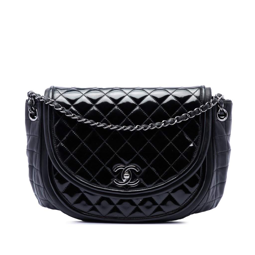 Chanel Quilted Patent and Lambskin Twist Crescent Flap Black Leather Very good condition - Front View