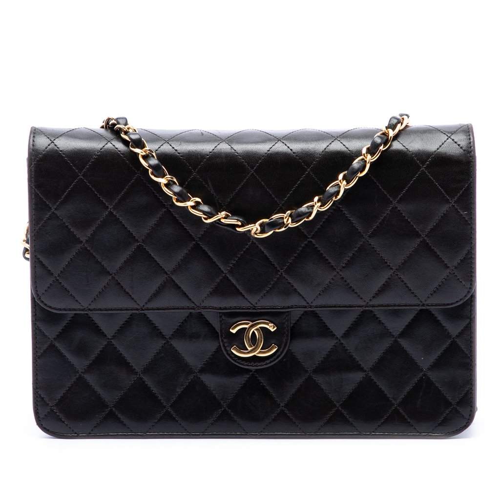Chanel Medium CC Quilted Lambskin Single Flap Black Leather Very good condition - Front View