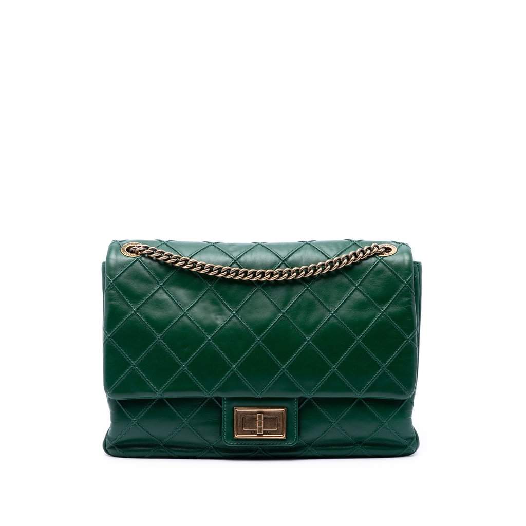 Chanel Jumbo Diamond Debossed Calfskin Reissue 2.55 Cosmos Flap Green Leather Very good condition - Front View