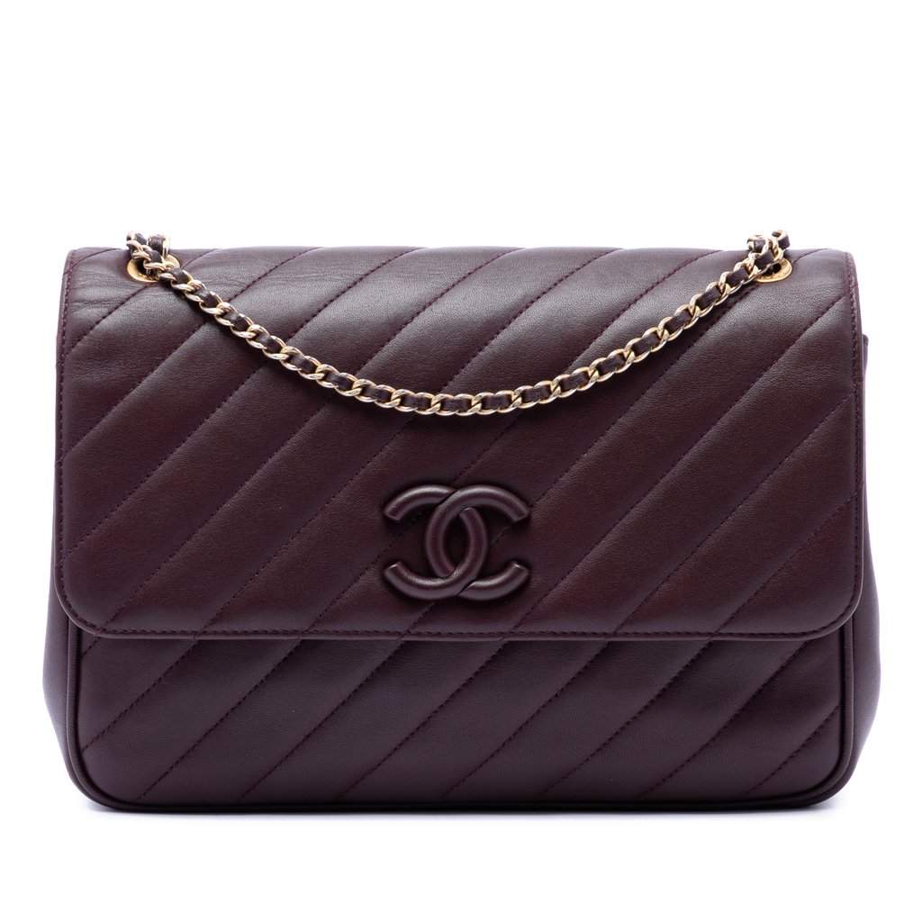 Chanel Diagonal Quilted Lambskin CC Signature Flap Red Leather Very good condition - Front View