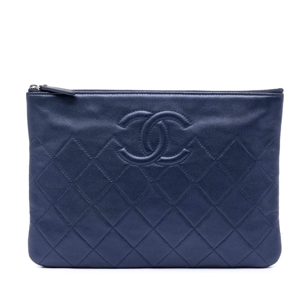 Chanel Medium CC Quilted Caviar O Case Clutch Blue Leather Very good - Front View
