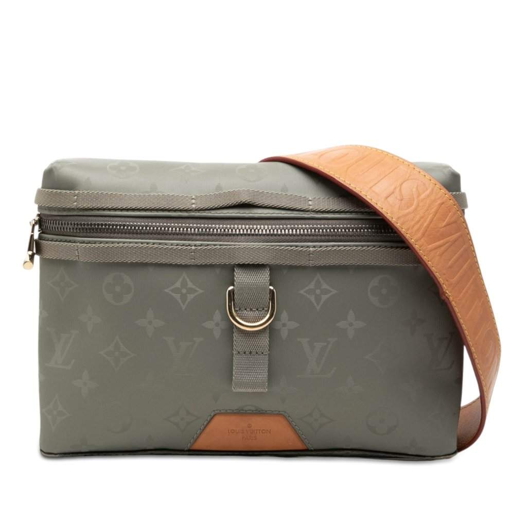 Louis Vuitton Monogram Titanium Messenger PM Grey Good condition - Front View